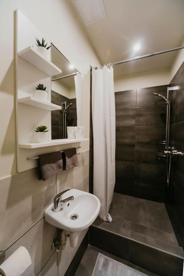 Smallest Apartment In The Center Of Riga Buitenkant foto